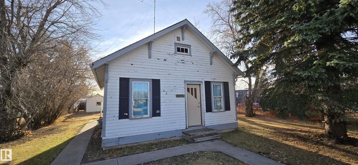 5109 50 Street  Lavoy AB T0B 2S0 photo