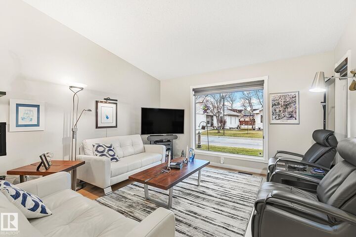 Property Photo:  9704 165 Street NW 32  AB T5P 4W4 