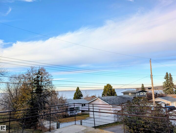 Property Photo: 10014 103 Ave AB T0A 3Z0