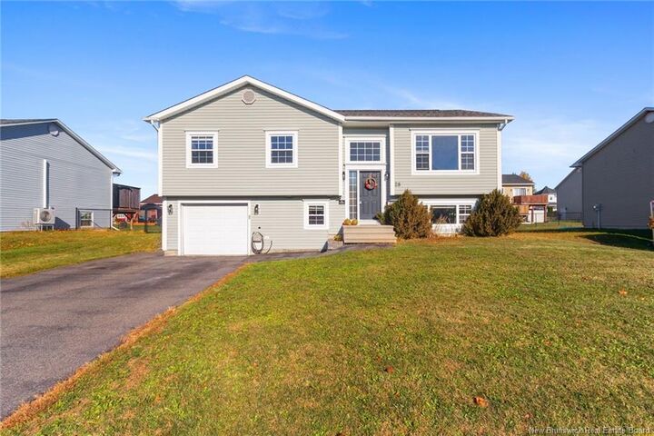 28 Brizley Street  Oromocto NB E2V 4R1 photo