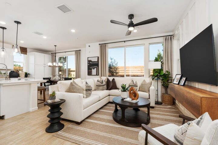 Property Photo: 1508 Redbrick Lane CA 93619