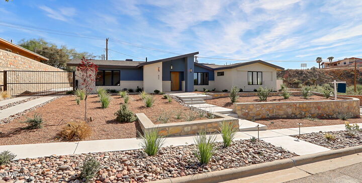 Property Photo: 600 La Cruz Drive TX 79902