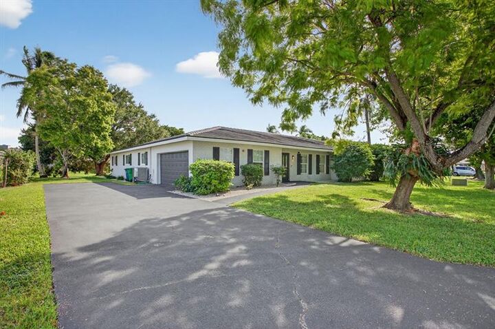 Property Photo: 2421 NW 114th Ave FL 33065