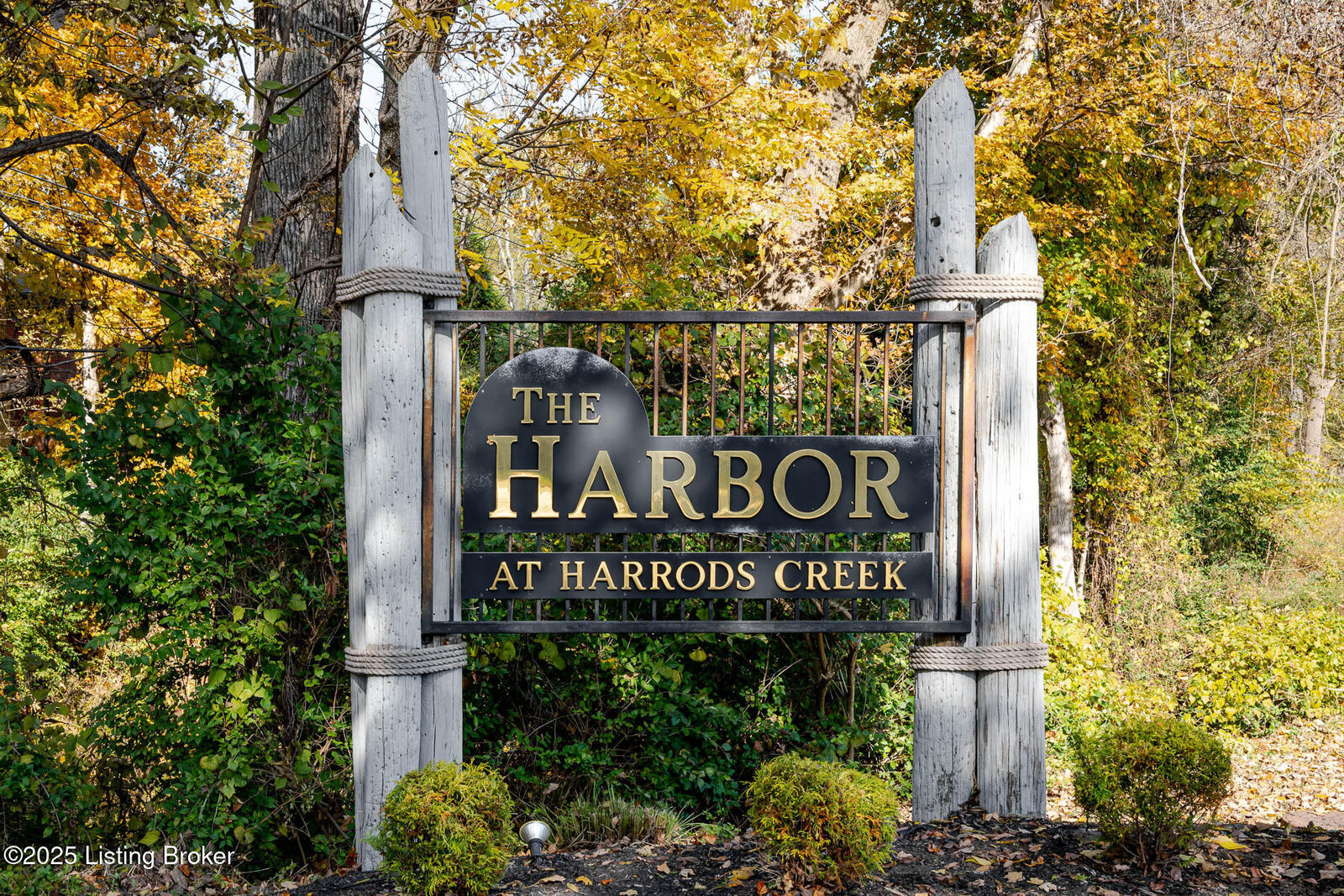 Property Photo:  5560 Forest  Lake Dr  KY 40059 