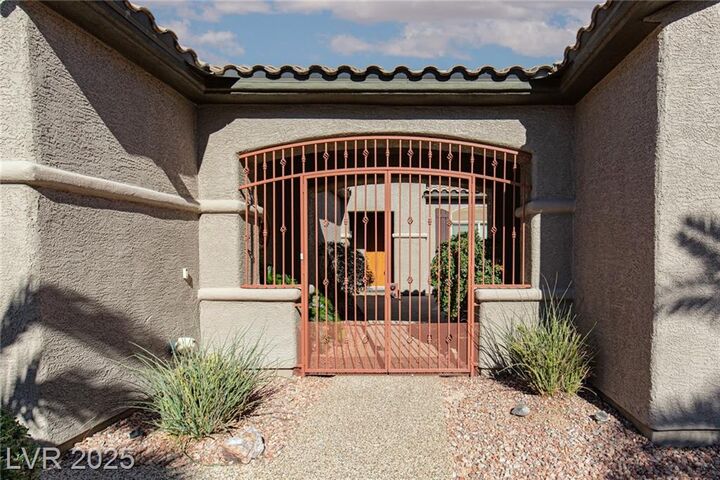 Property Photo: 5706 Spruce Harbor Court NV 89122