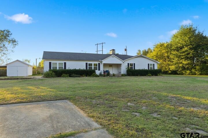 Property Photo: 17597 Cr 452 TX 75771