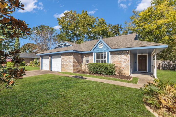 Property Photo:  13707 Eastbourne Drive  TX 77034 