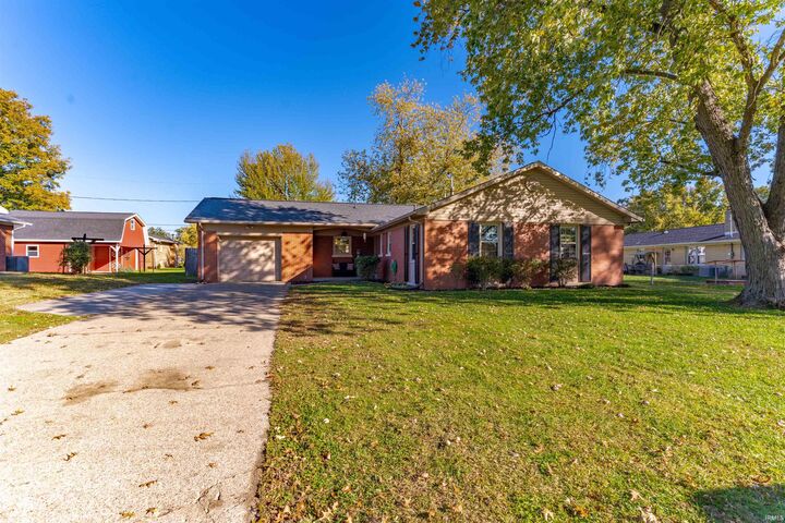 Property Photo:  1606 Robin Lane  IN 47620 