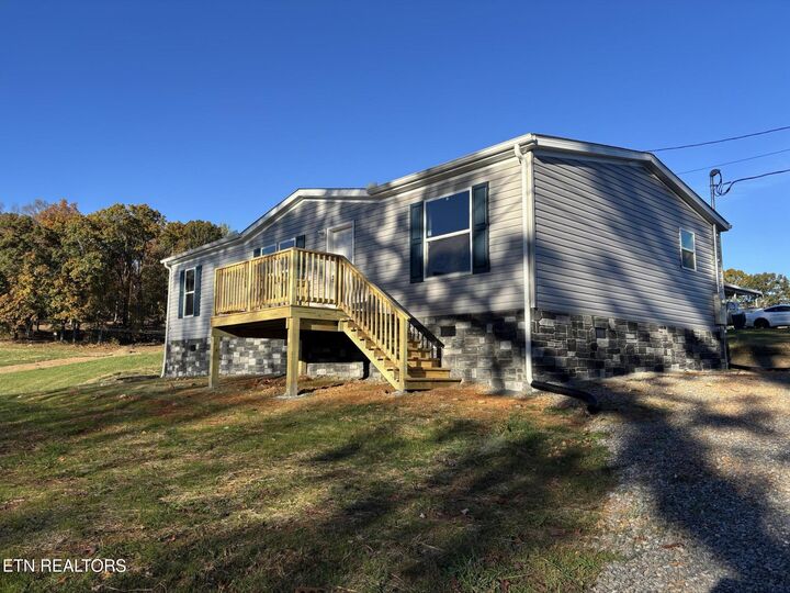 Property Photo: 501 Wani Village Rd TN 37861