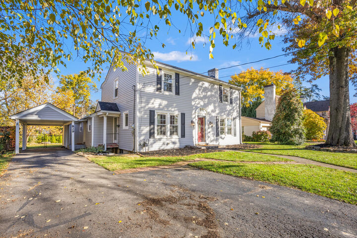 Property Photo:  829 W Lexington Avenue  KY 40422 