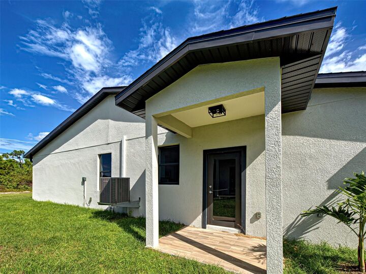 Property Photo:  11240-42 Kimberly Avenue  FL 34224 