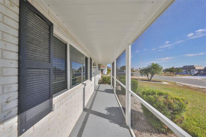 Property Photo: 611 Fox Hills Drive FL 33573