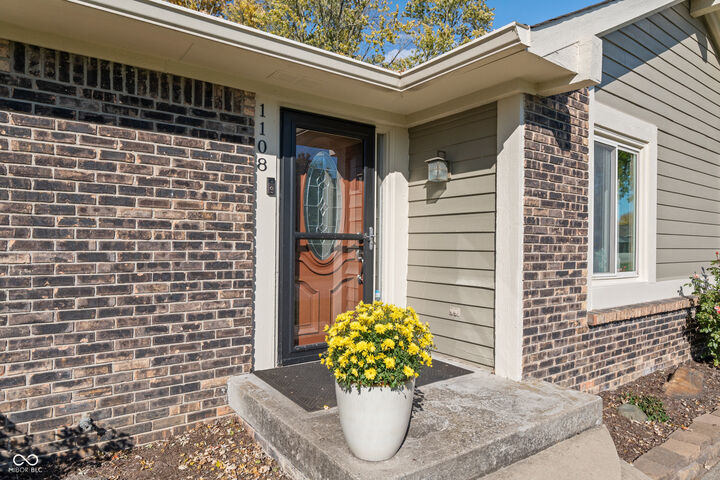 Property Photo: 1108 Palo Vista Road IN 46143