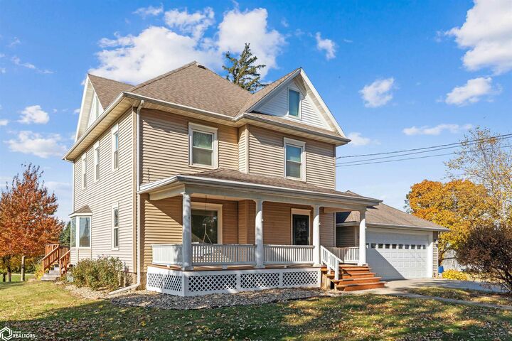 Property Photo: 705 Lincoln Street IA 50635