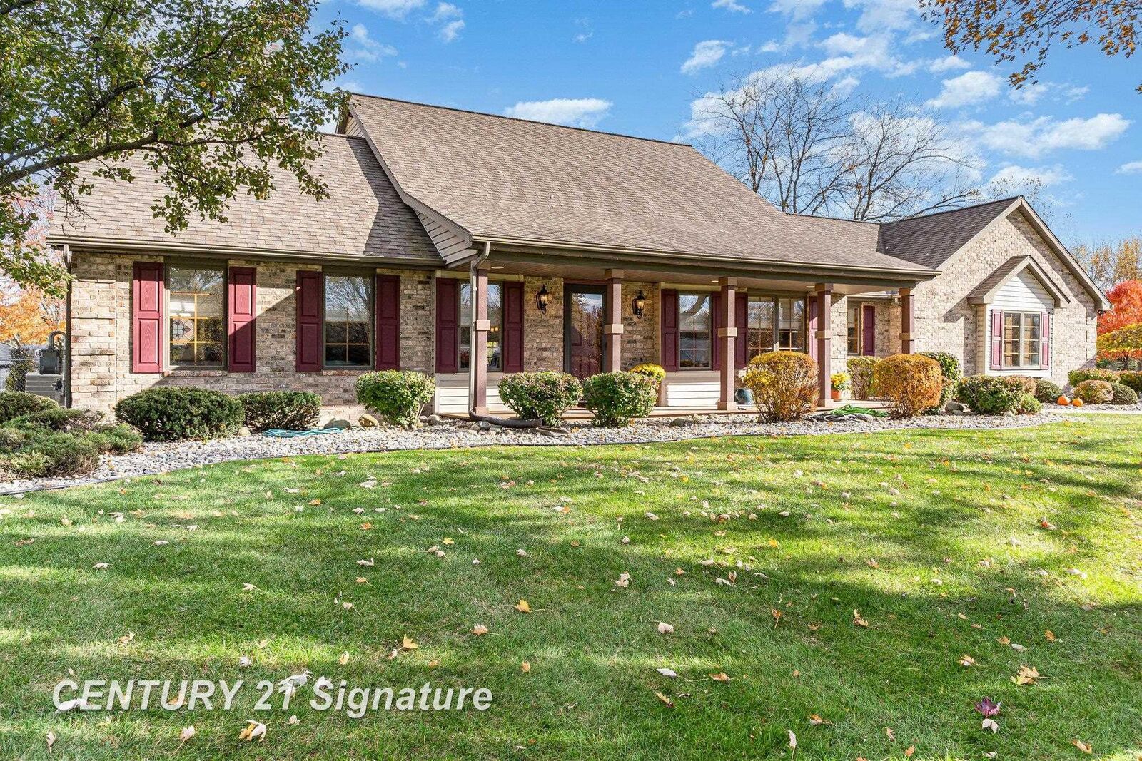 Property Photo:  8440 N Gleaner Road  MI 48623 
