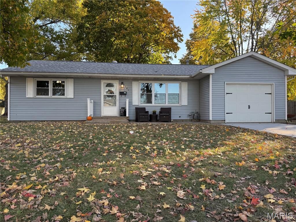 Property Photo: 1141 Warren Street IL 62052