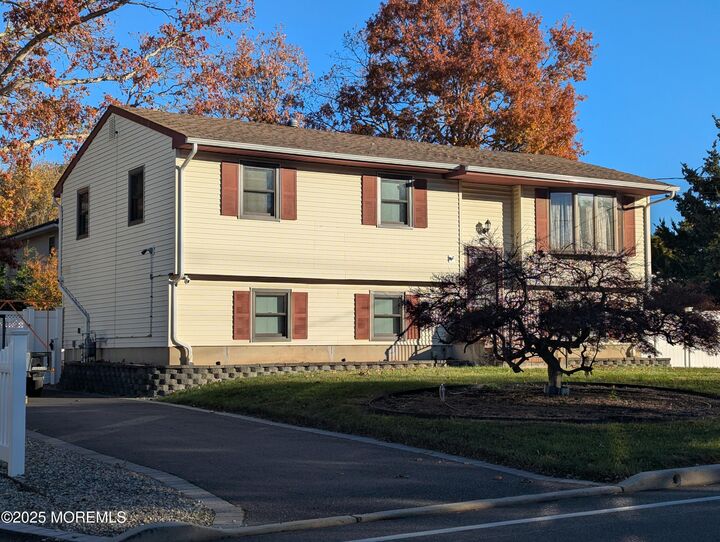 Property Photo:  733 Commonwealth Boulevard  NJ 08757 