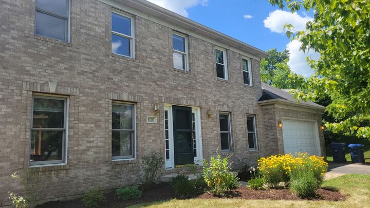 Property Photo: 630 Maple Court IL 60119