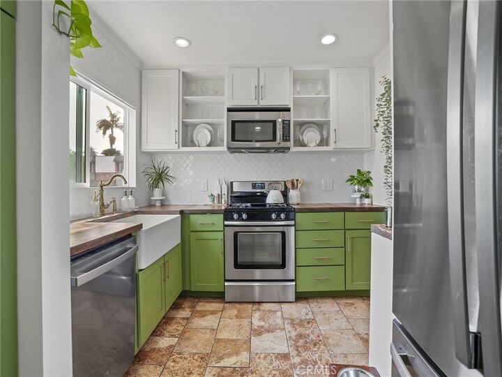 Property Photo:  4037 E 7th Street  CA 90804 