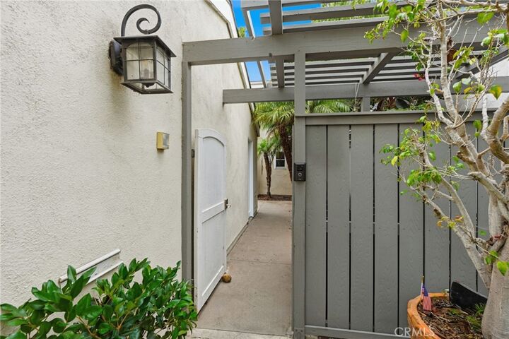 Property Photo: 19701 Seacliff Lane CA 92648