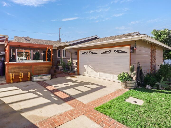 Property Photo: 2425 Heather Avenue CA 90815