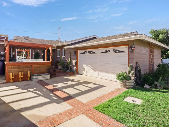 Property Photo: 2425 Heather Avenue CA 90815