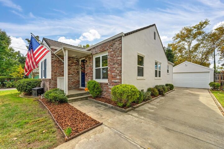 5270 L Street  Sacramento CA 95819 photo