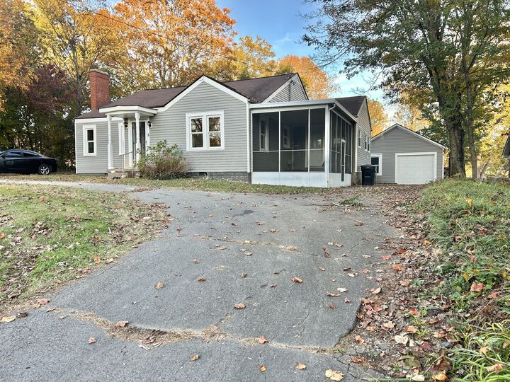 Property Photo: 709 Westside Dr TN 37388