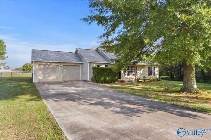2387 Walker Lane  New Market AL 35761 photo