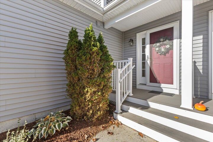 Property Photo: 229B Ledgewood Lane VT 05468