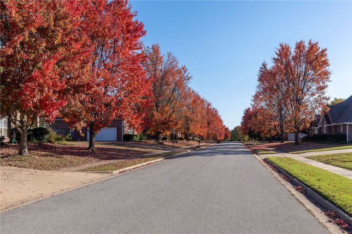 Property Photo: 2331 N Hidden Creek Drive AR 72704