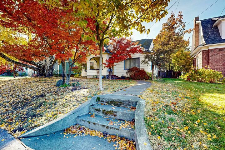 Property Photo:  1010  Boyer Avenue  WA 99362 