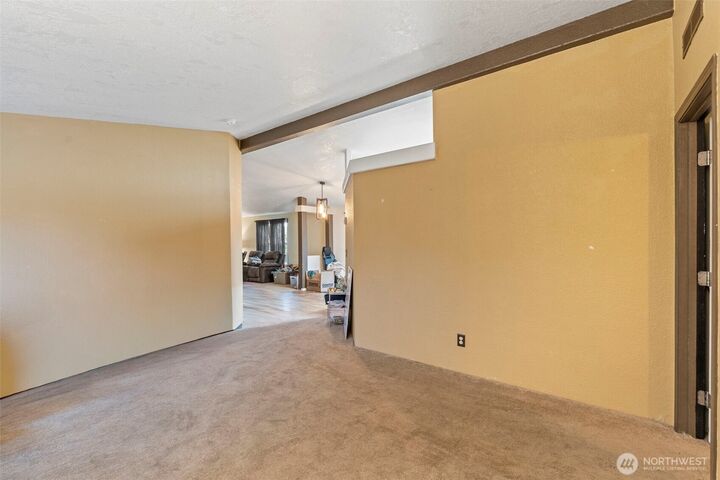 Property Photo:  1009  Lord Street  WA 98626 