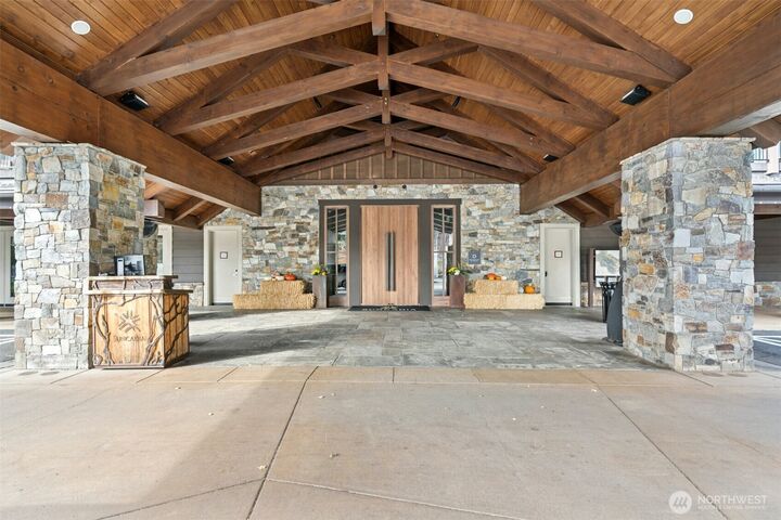 Property Photo:  3600  Suncadia Trail 5044  WA 98922 