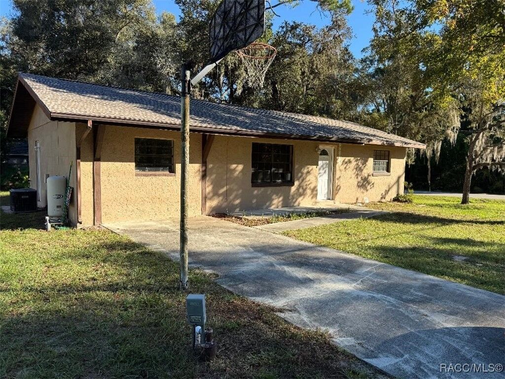 Property Photo:  3171 E Bryant Street  FL 34453 