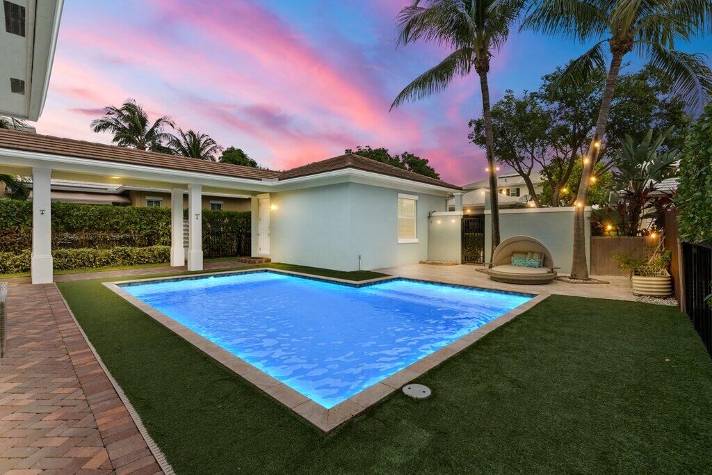 Property Photo:  115 Leather Leaf Drive  FL 33458 