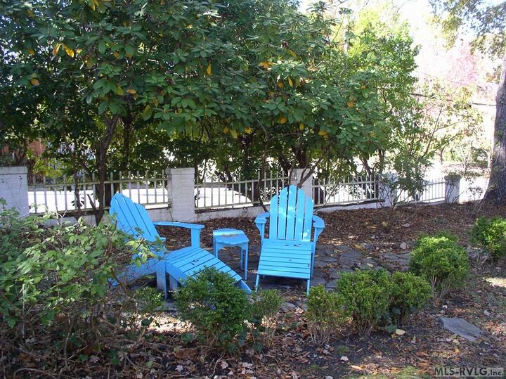 Property Photo: 934 Chestnut Street NC 27536