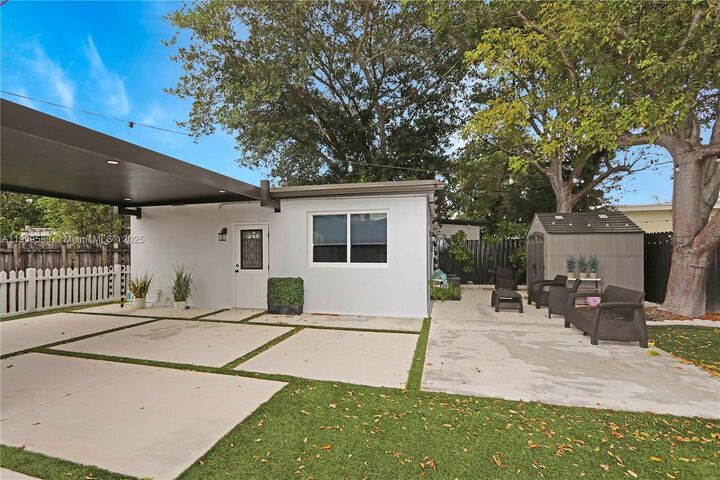 Property Photo: 6521 SW 31st St FL 33155