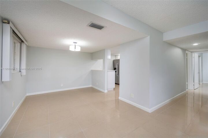 Property Photo: 10421 Mahogany Key Cir 105 FL 33196
