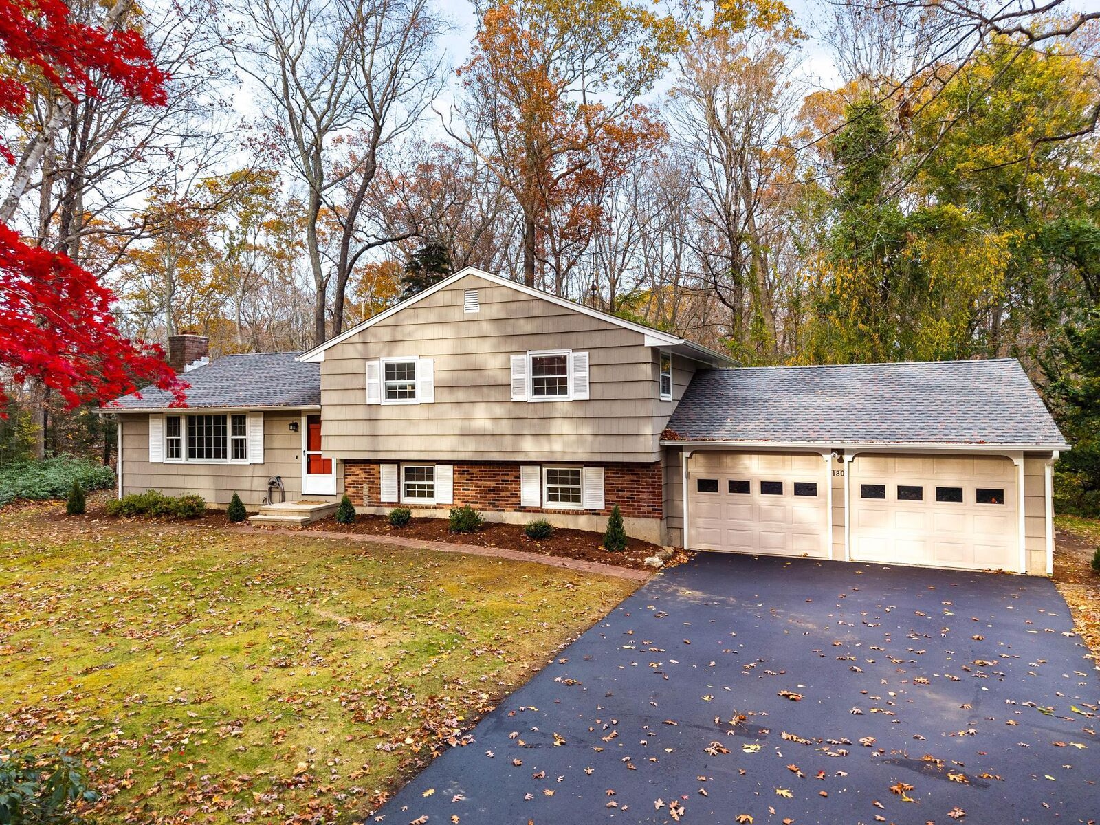 Property Photo:  180 Malabar Drive  CT 06498 