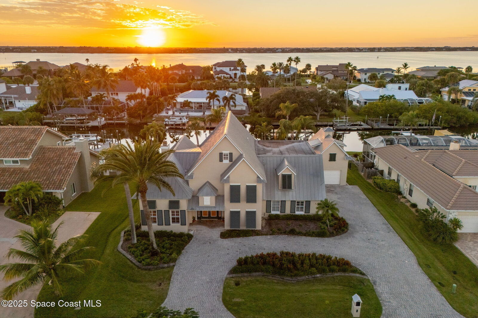 Property Photo:  798 Hawksbill Island Drive  FL 32937 