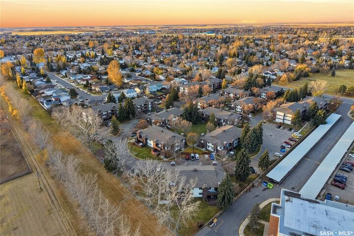 Property Photo: 447 Pendygrasse Road 203 SK S7M 5C1