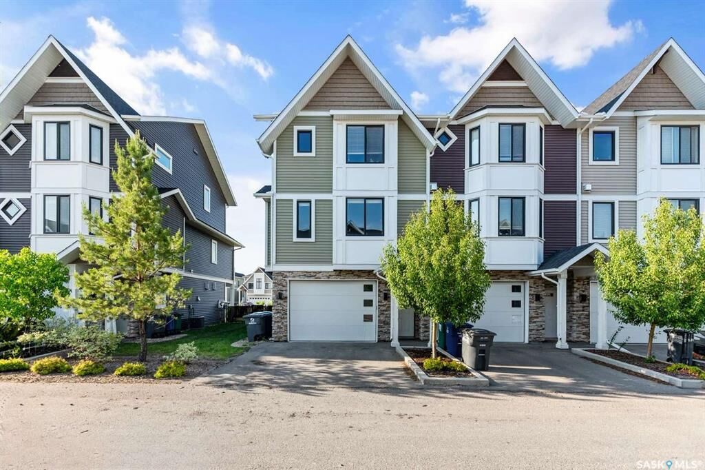 Property Photo: 3220 11th Street W 218 SK S7M 5M4