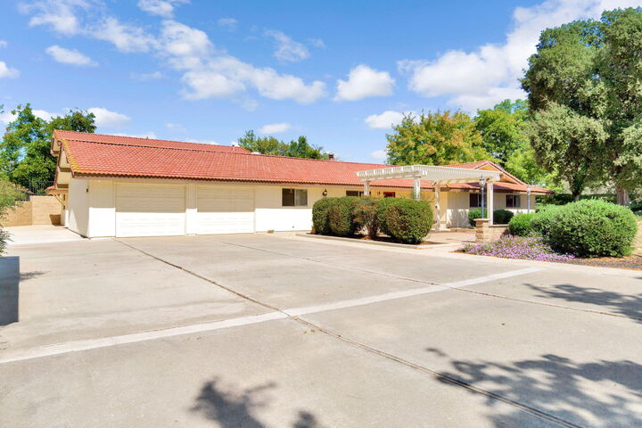 Property Photo: 16895 Rd 30 1/2 CA 93636