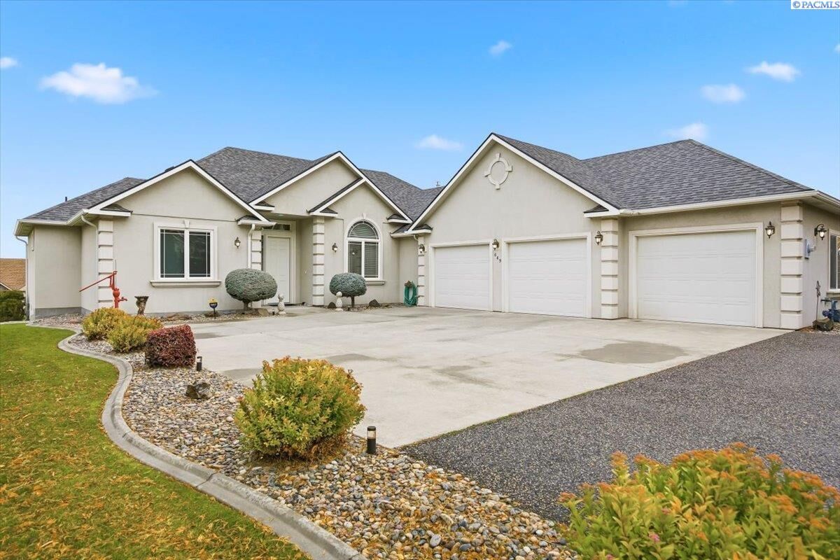 Property Photo: 649 Clermont WA 99352