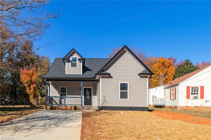 Property Photo:  2002 Kersey Street  NC 27406 