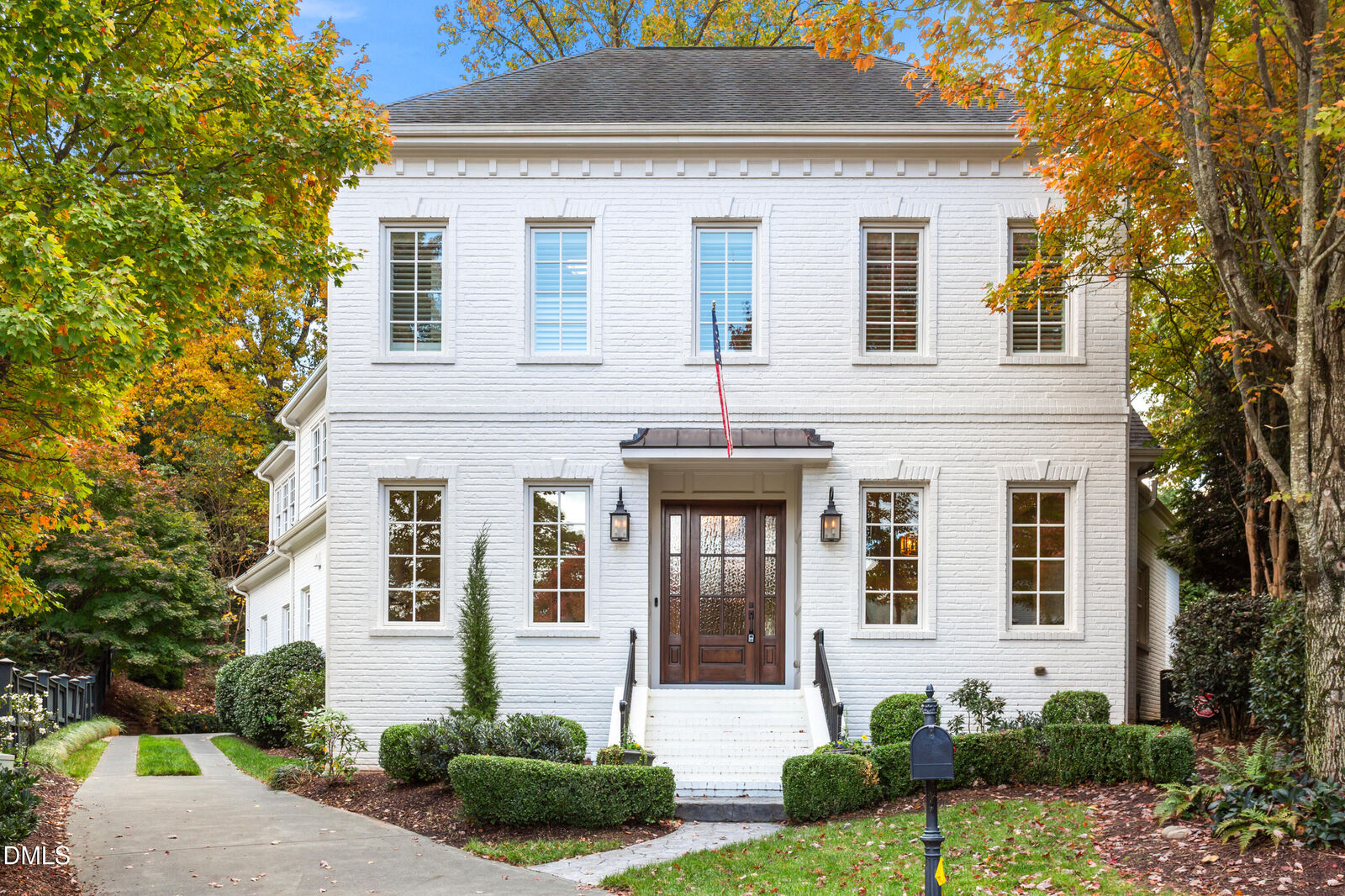 Property Photo:  2900 Glenanneve Place  NC 27608 