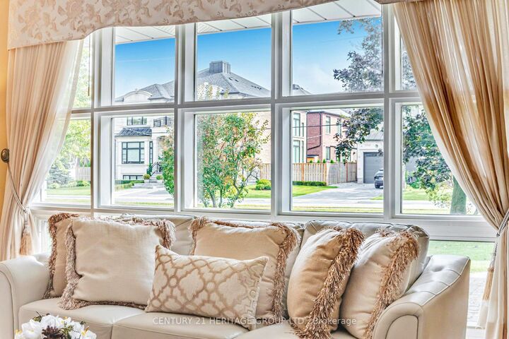 Property Photo:  22 Poplar Drive  ON L4E 2X6 