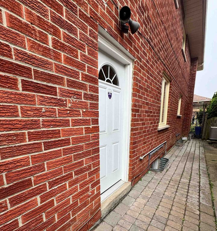 Photo de la propriété:  63 Canterbury Court Bsmt  ON L4C 8E7 