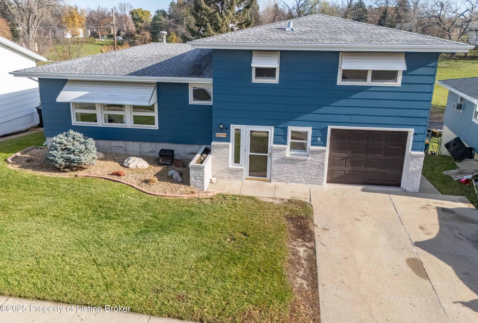 Property Photo: 1827 Marian Drive ND 58501